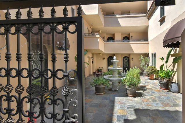 1835 S Barrington Avenue 203, Los Angeles, CA 90025