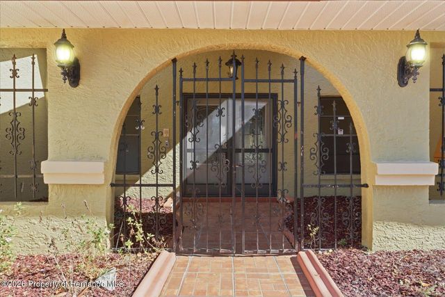 8464 Delaware Drive, Weeki Wachee, FL 34607