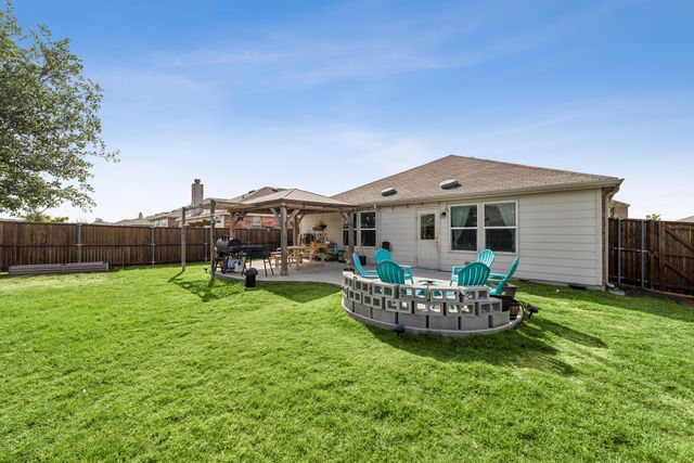 1709 Waggoner Drive, Aubrey, TX 76227