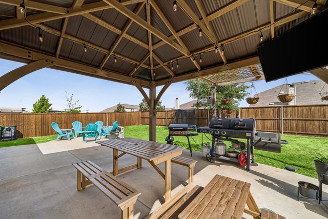 1709 Waggoner Drive, Aubrey, TX 76227