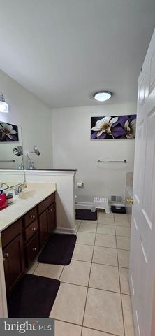 222 FOUNTAYNE LN, Lawrenceville, NJ 08648