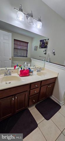 222 FOUNTAYNE LN, Lawrenceville, NJ 08648