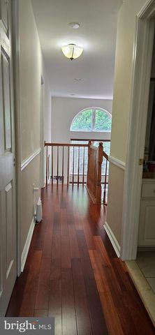 222 FOUNTAYNE LN, Lawrenceville, NJ 08648