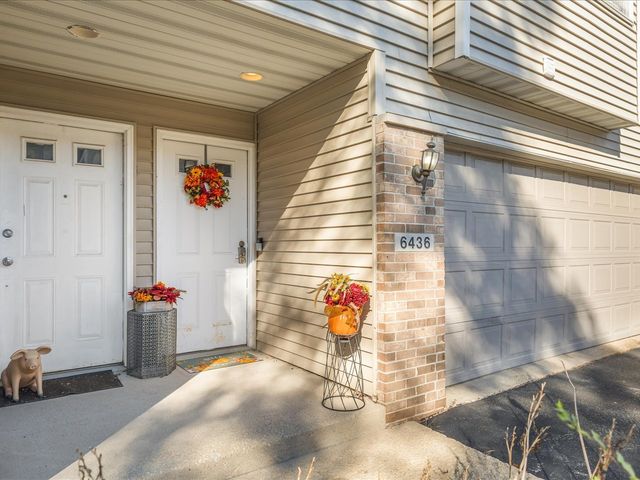 6436 N Reanna Way, Loves Park, IL 61111