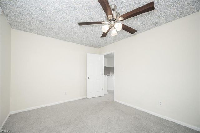 417 Broad Bend CIR, Chesapeake, VA 23320