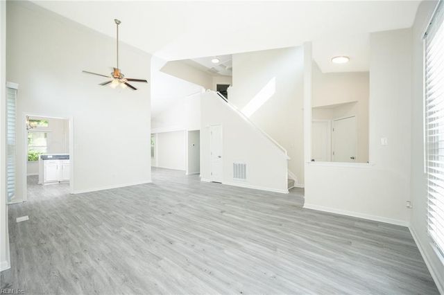 417 Broad Bend CIR, Chesapeake, VA 23320