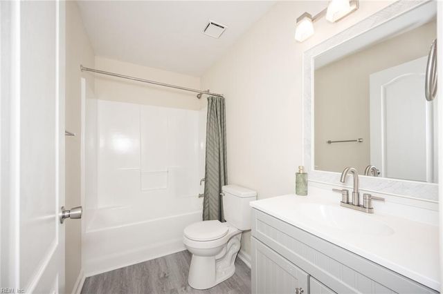 417 Broad Bend CIR, Chesapeake, VA 23320