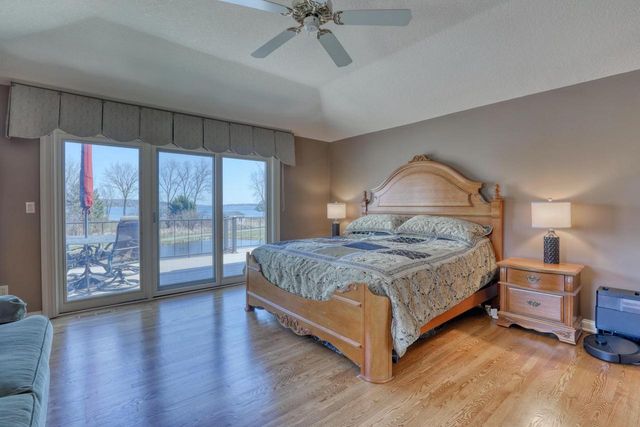 N24W30426 Crystal Springs DRIVE, Pewaukee, WI 53072