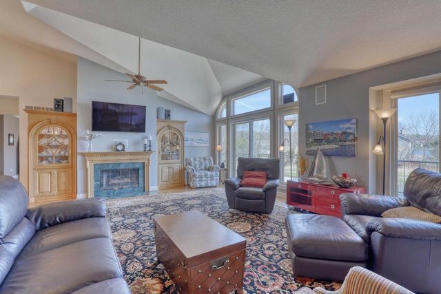 N24W30426 Crystal Springs DRIVE, Pewaukee, WI 53072