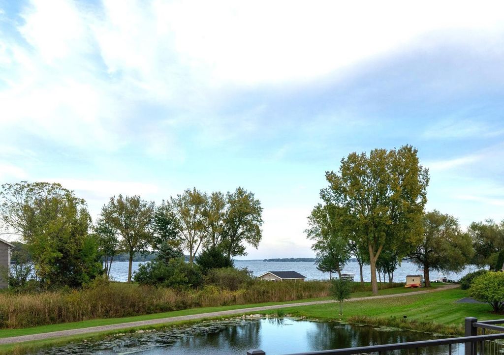 N24W30426 Crystal Springs DRIVE, Pewaukee, WI 53072