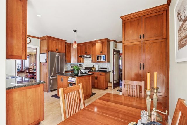 1416 Versailles Ave, Alameda, CA 94501