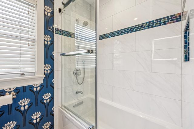 1416 Versailles Ave, Alameda, CA 94501