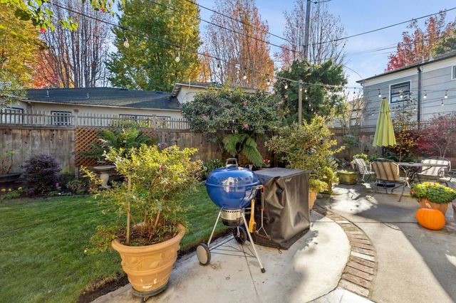 1416 Versailles Ave, Alameda, CA 94501