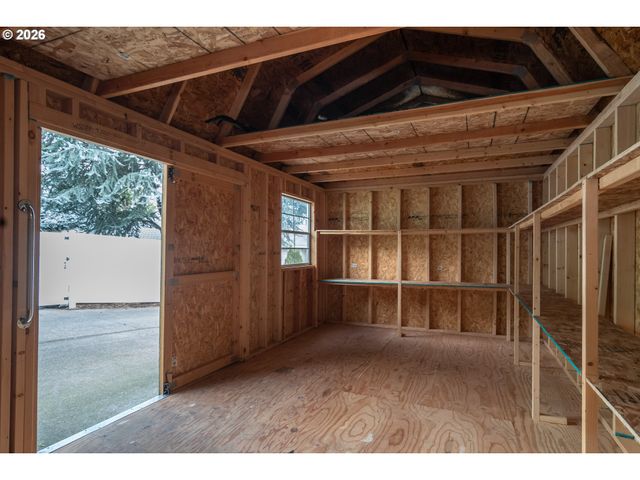 484 Se CLEARWATER Ct, Roseburg, OR 97470