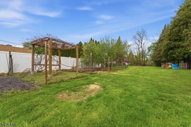 13 New St, Washington Boro, NJ 07882