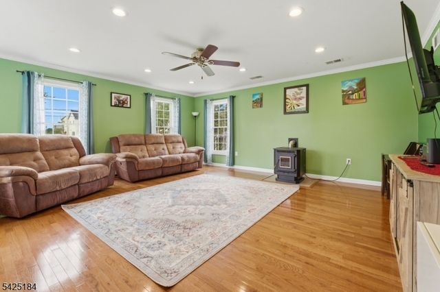 13 New St, Washington Boro, NJ 07882