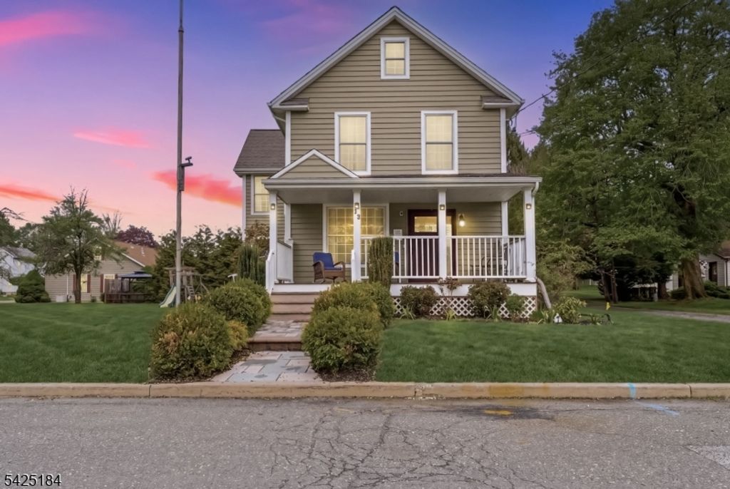 13 New St, Washington Boro, NJ 07882