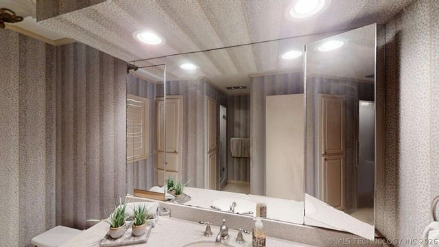 1001 Rockford Court, Ardmore, OK 73401