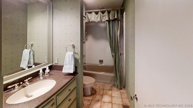 1001 Rockford Court, Ardmore, OK 73401