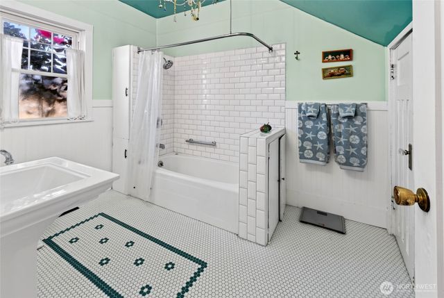 237 W Third Street, Port Angeles, WA 98362