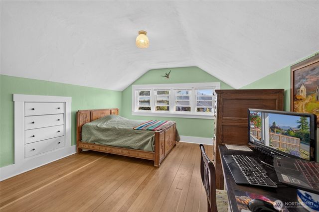 237 W Third Street, Port Angeles, WA 98362