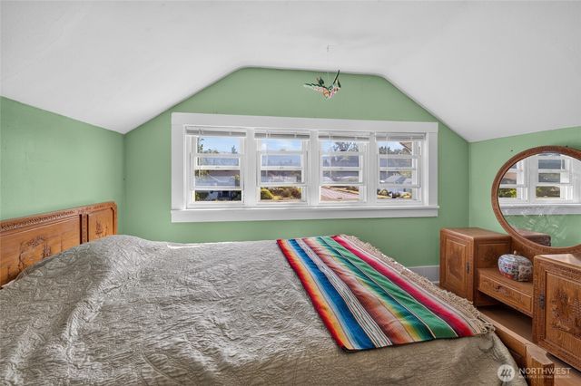 237 W Third Street, Port Angeles, WA 98362