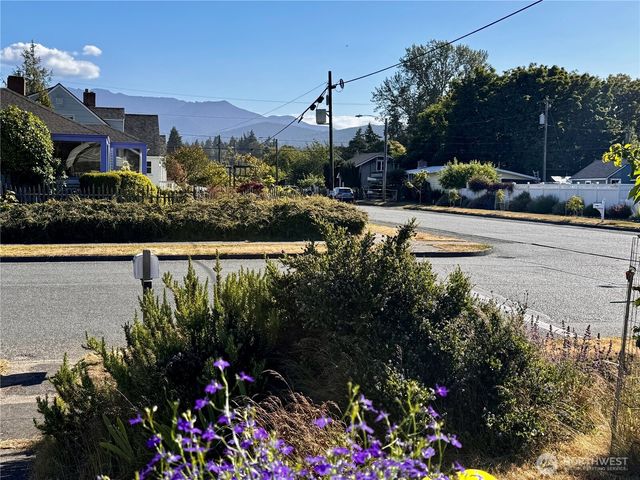 237 W Third Street, Port Angeles, WA 98362