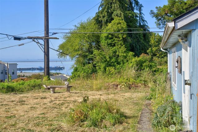237 W Third Street, Port Angeles, WA 98362