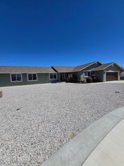 670 Hunter Park Way, Fallon, NV 89406