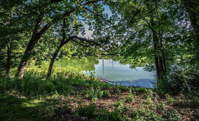 1408 Mcandrews Road E, Burnsville, MN 55337