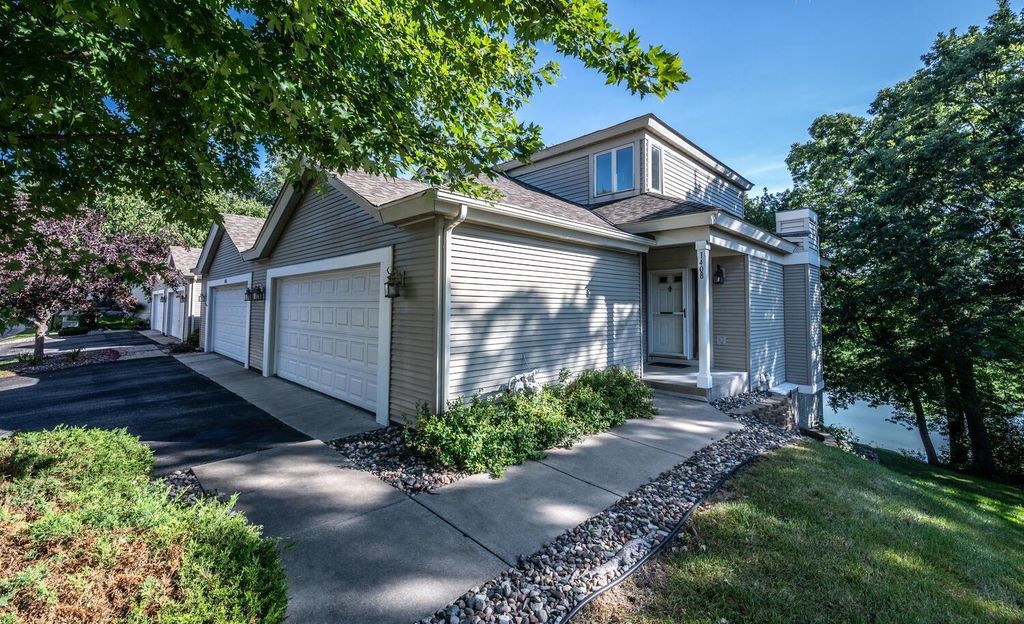 1408 Mcandrews Road E, Burnsville, MN 55337