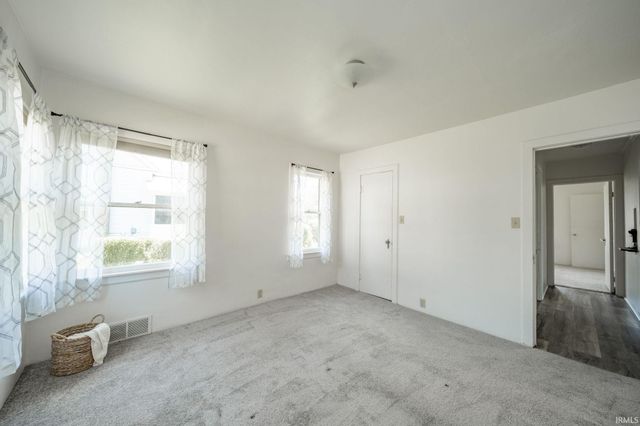 14417 W Wayne Street, Daleville, IN 47334