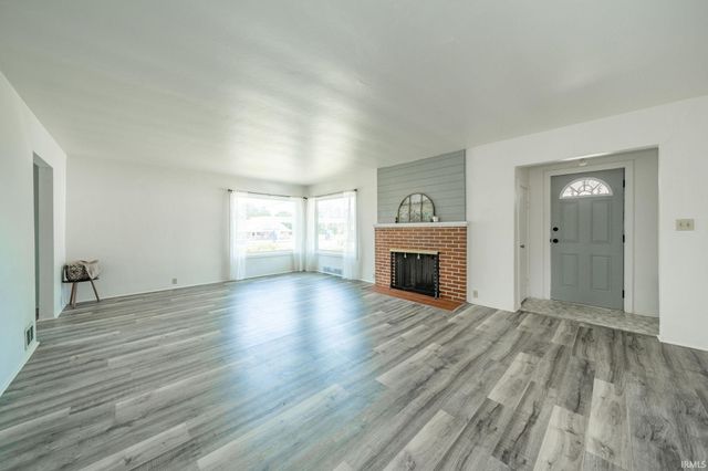14417 W Wayne Street, Daleville, IN 47334