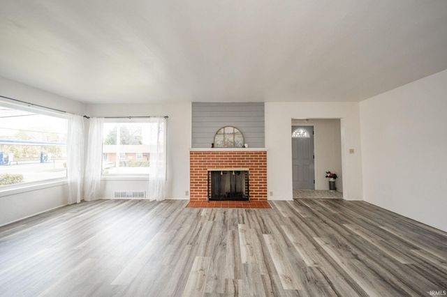 14417 W Wayne Street, Daleville, IN 47334