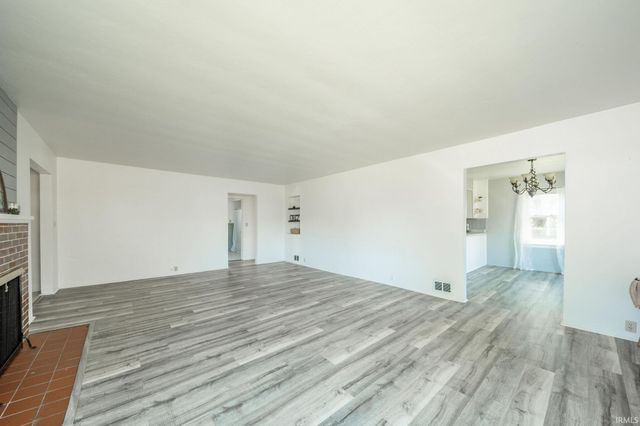 14417 W Wayne Street, Daleville, IN 47334