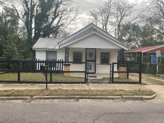 635 Chickasaw S, Dothan, AL 36303