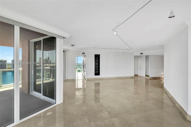3370 Hidden Bay Drive 2708, Aventura, FL 33180
