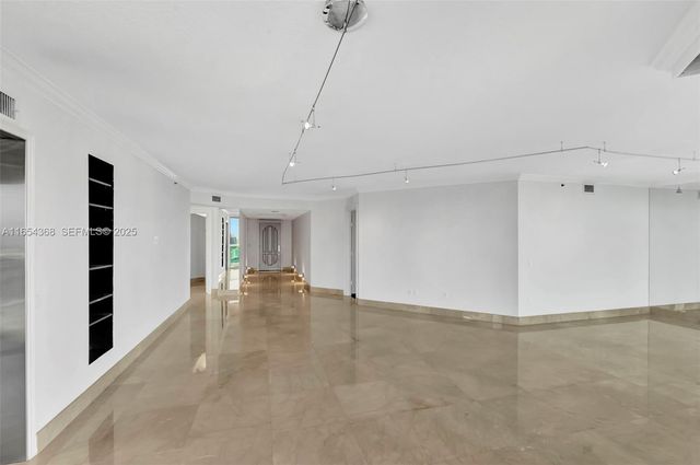 3370 Hidden Bay Drive 2708, Aventura, FL 33180
