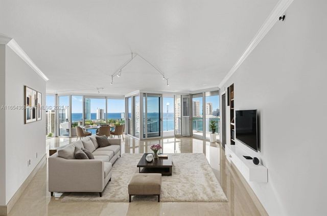 3370 Hidden Bay Drive 2708, Aventura, FL 33180