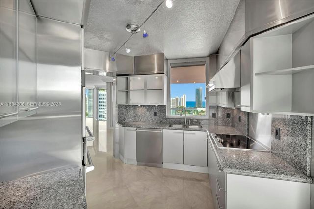 3370 Hidden Bay Drive 2708, Aventura, FL 33180
