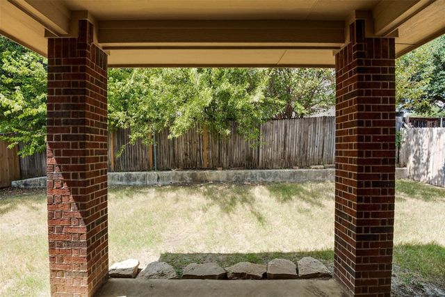 6677 Friendsway Drive, Fort Worth, TX 76137