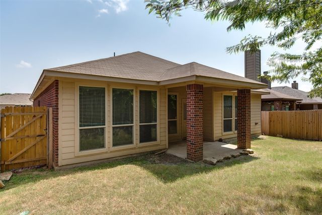 6677 Friendsway Drive, Fort Worth, TX 76137