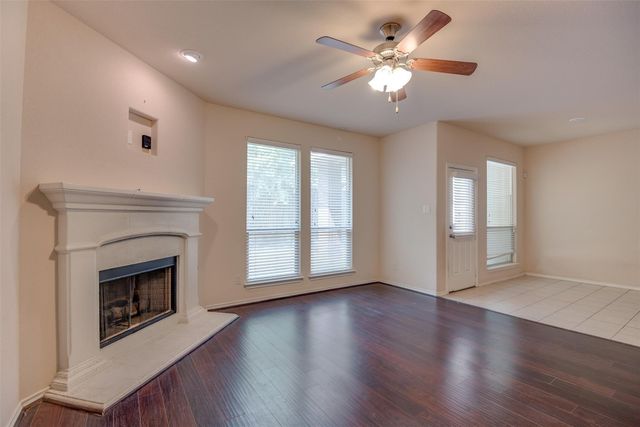6677 Friendsway Drive, Fort Worth, TX 76137