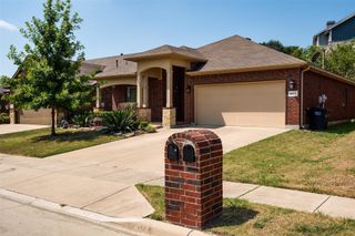 6677 Friendsway Drive, Fort Worth, TX 76137