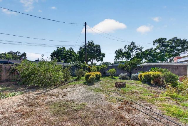 2006 Nutwood Avenue, Fullerton, CA 92831