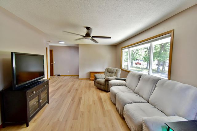 621 Powell Street N, Big Lake, MN 55309