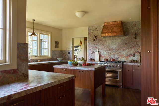 1960 Escarpa Drive, Los Angeles, CA 90041