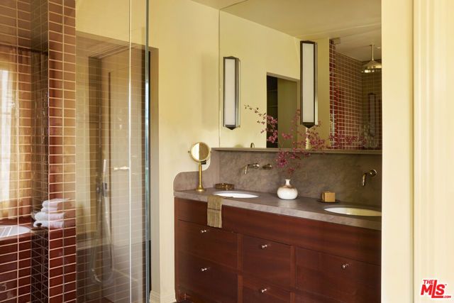 1960 Escarpa Drive, Los Angeles, CA 90041