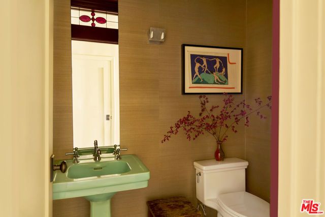 1960 Escarpa Drive, Los Angeles, CA 90041