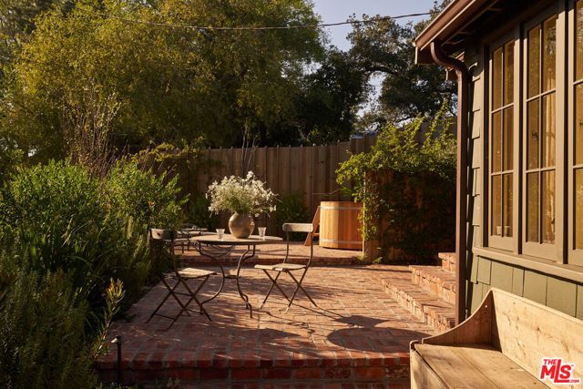 1960 Escarpa Drive, Los Angeles, CA 90041